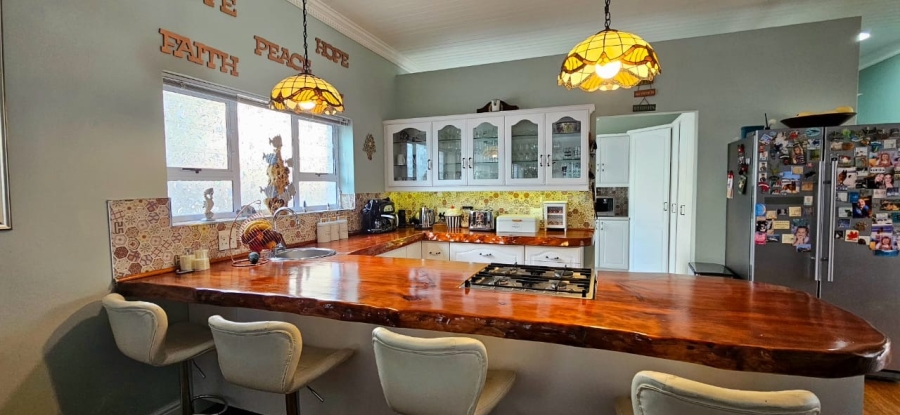 5 Bedroom Property for Sale in Kleinbaai Western Cape